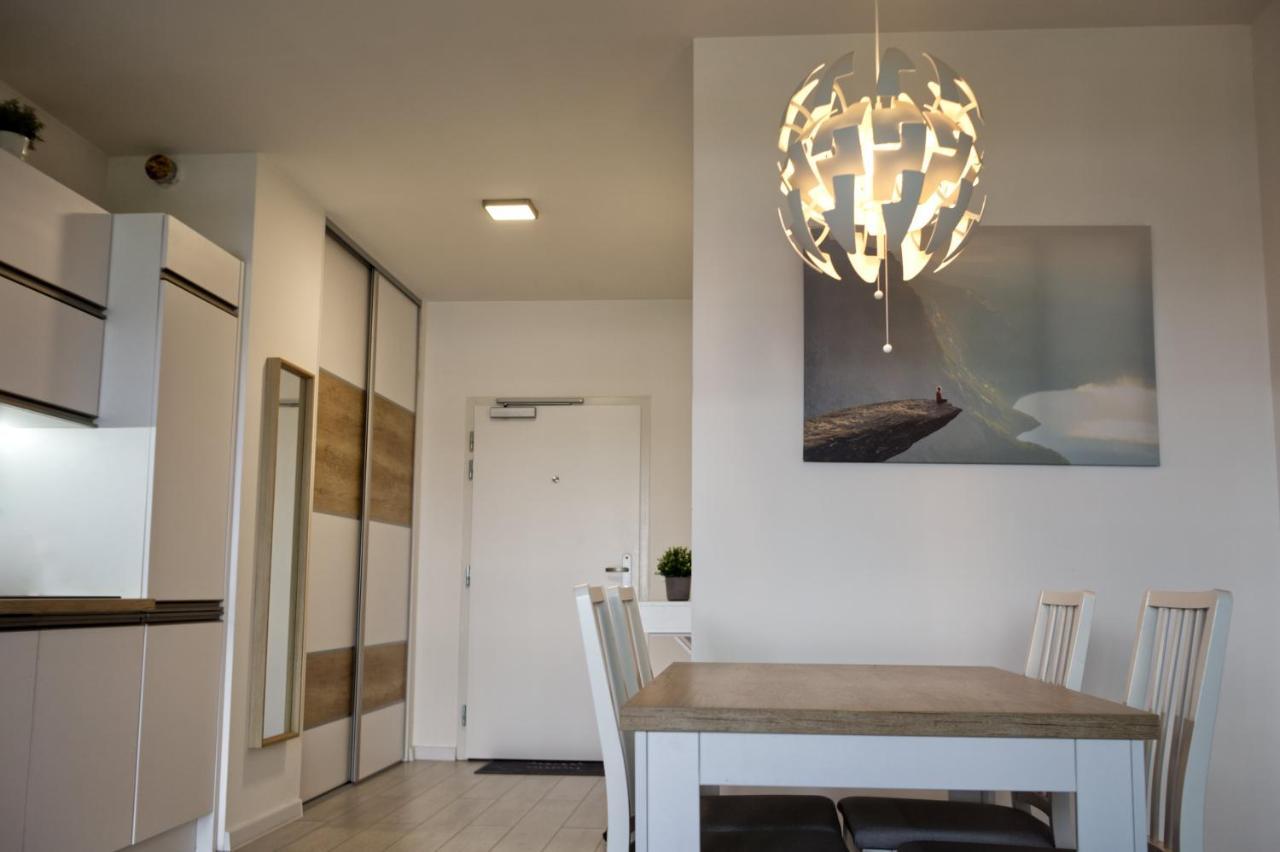 Apartmán New 1 Bdr, W/Private Parking Bratislava Exteriér fotografie