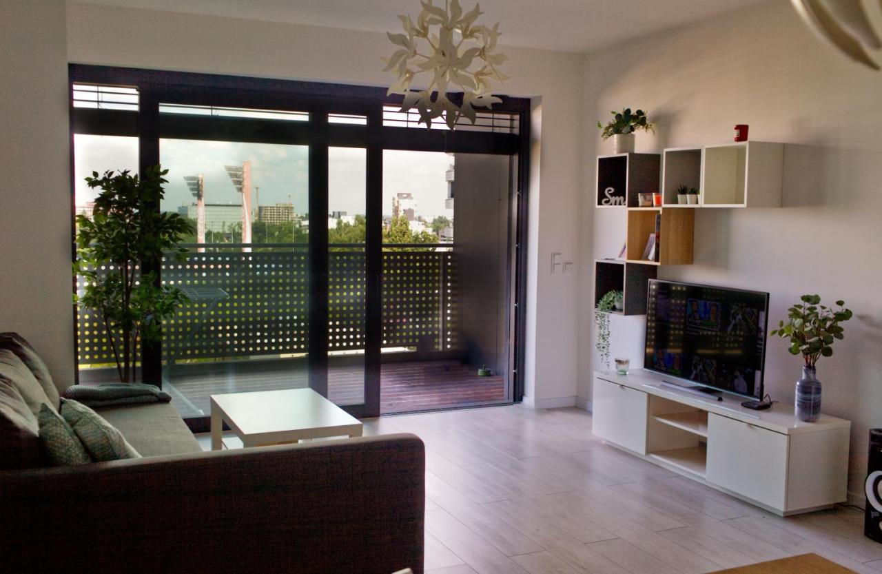 Apartmán New 1 Bdr, W/Private Parking Bratislava Exteriér fotografie